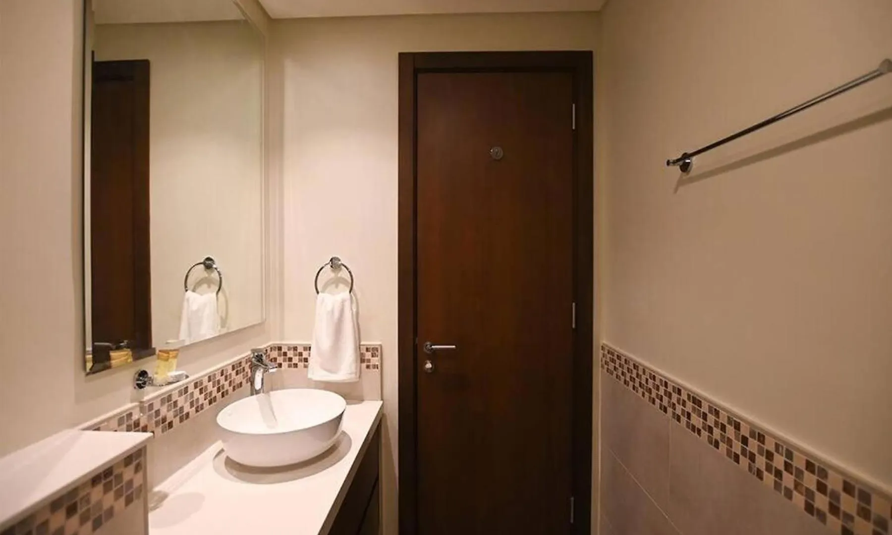 Brown Stone - Canal View Reva Dubai 0*,