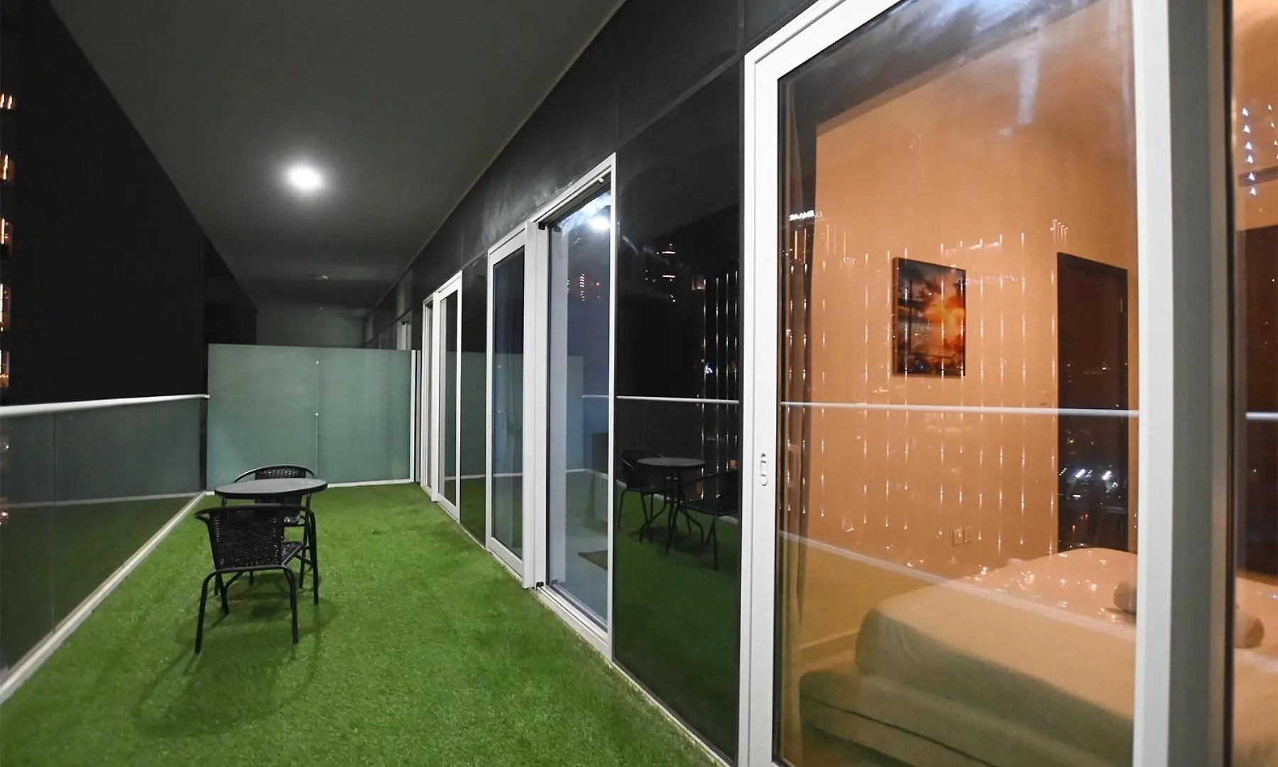 Brown Stone - Canal View Reva Dubaj Apartmán