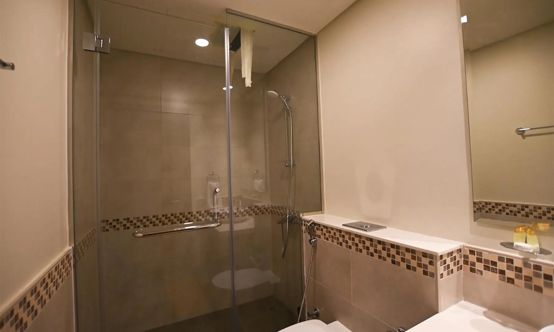 Brown Stone - Canal View Reva Dubai Apartment