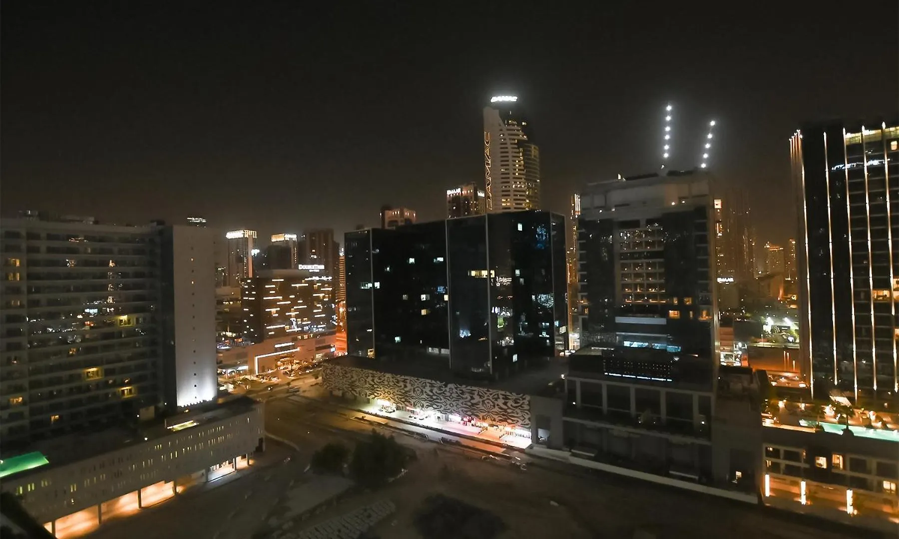 Brown Stone - Canal View Reva Dubai Apartment